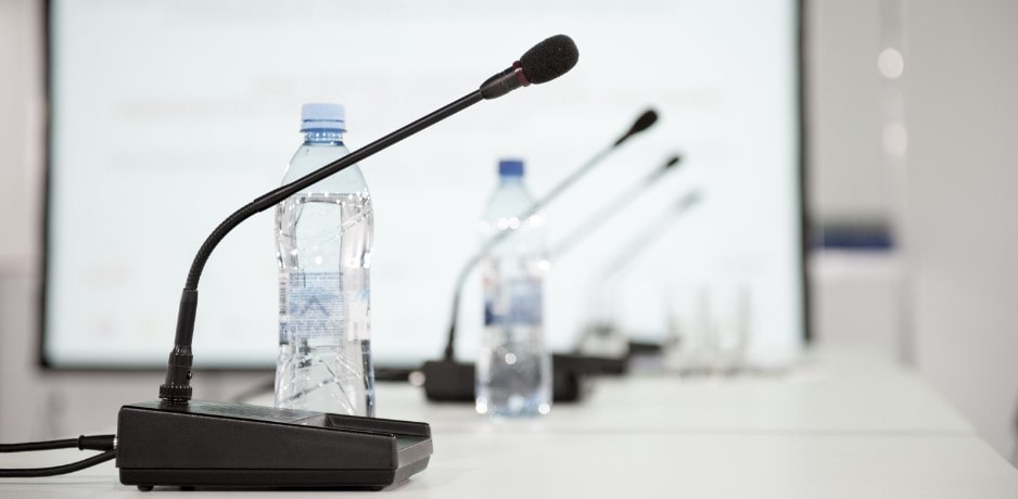 Качественные микрофоны - неотъемлемая часть оборудования конференц-залов и переговорных