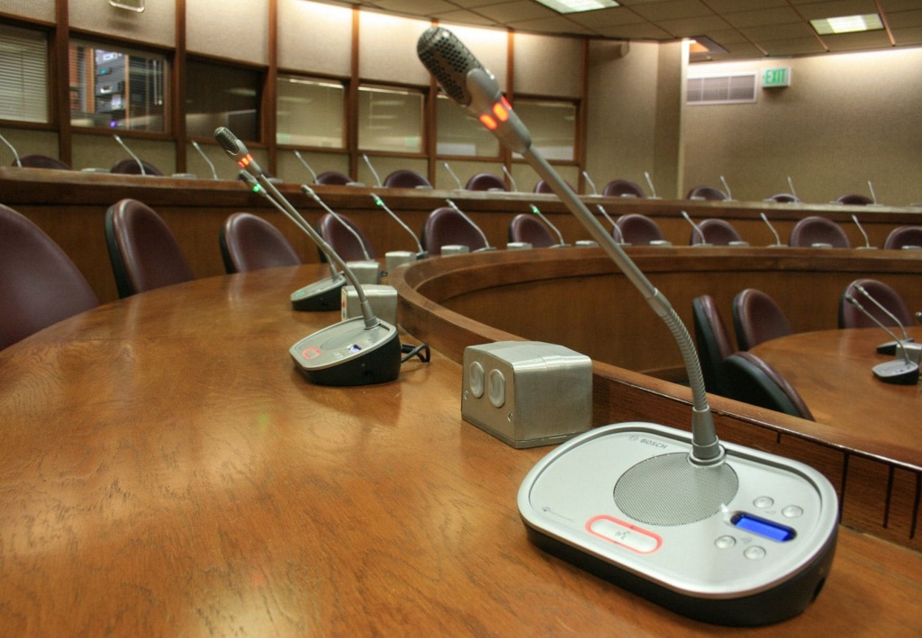 Микрофоны для конференц-зала