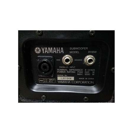 Сабвуфер Yamaha R118W//T