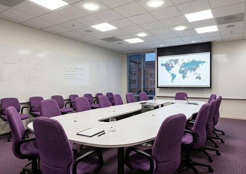 Использование проекторов в переговорных комнатах